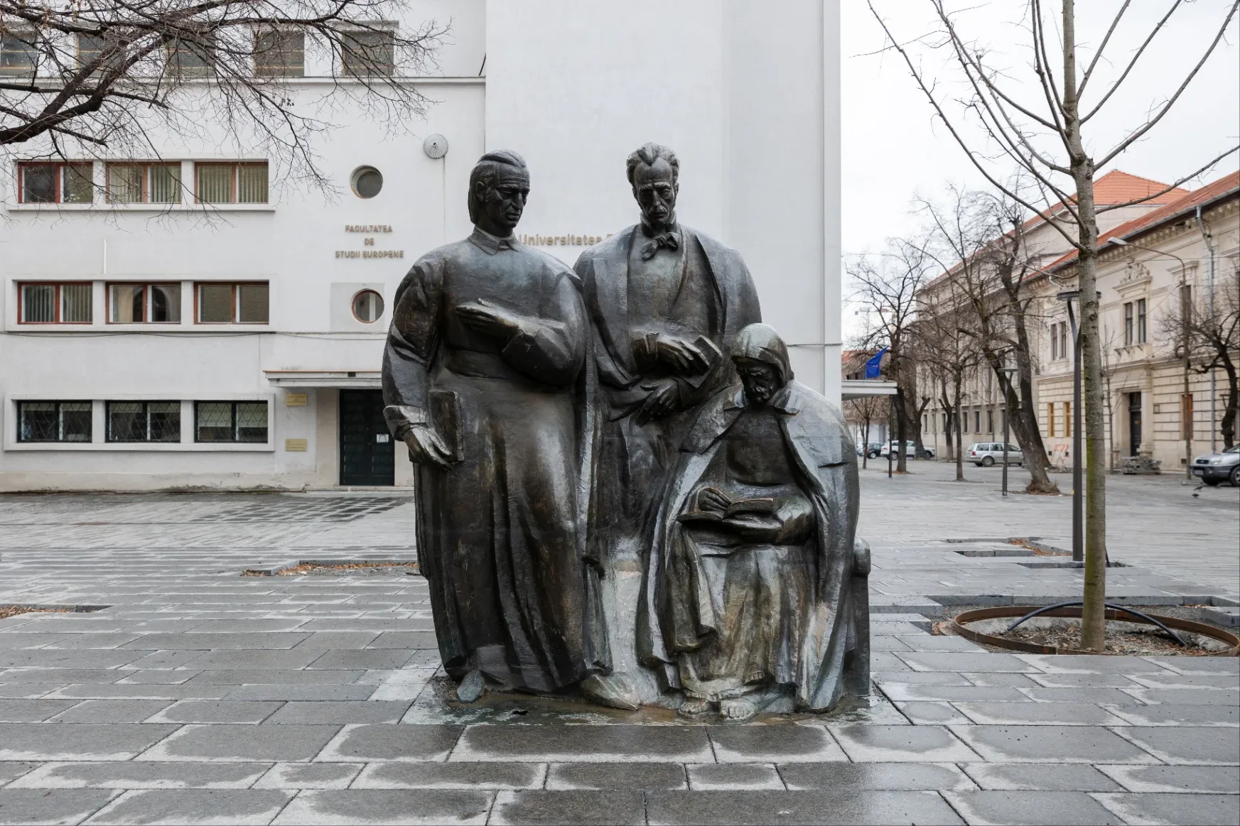 A román akadémia is megszólalt, de Boc is a Farkas utcai szoborcsoport eredeti formában való visszaállítását kéri