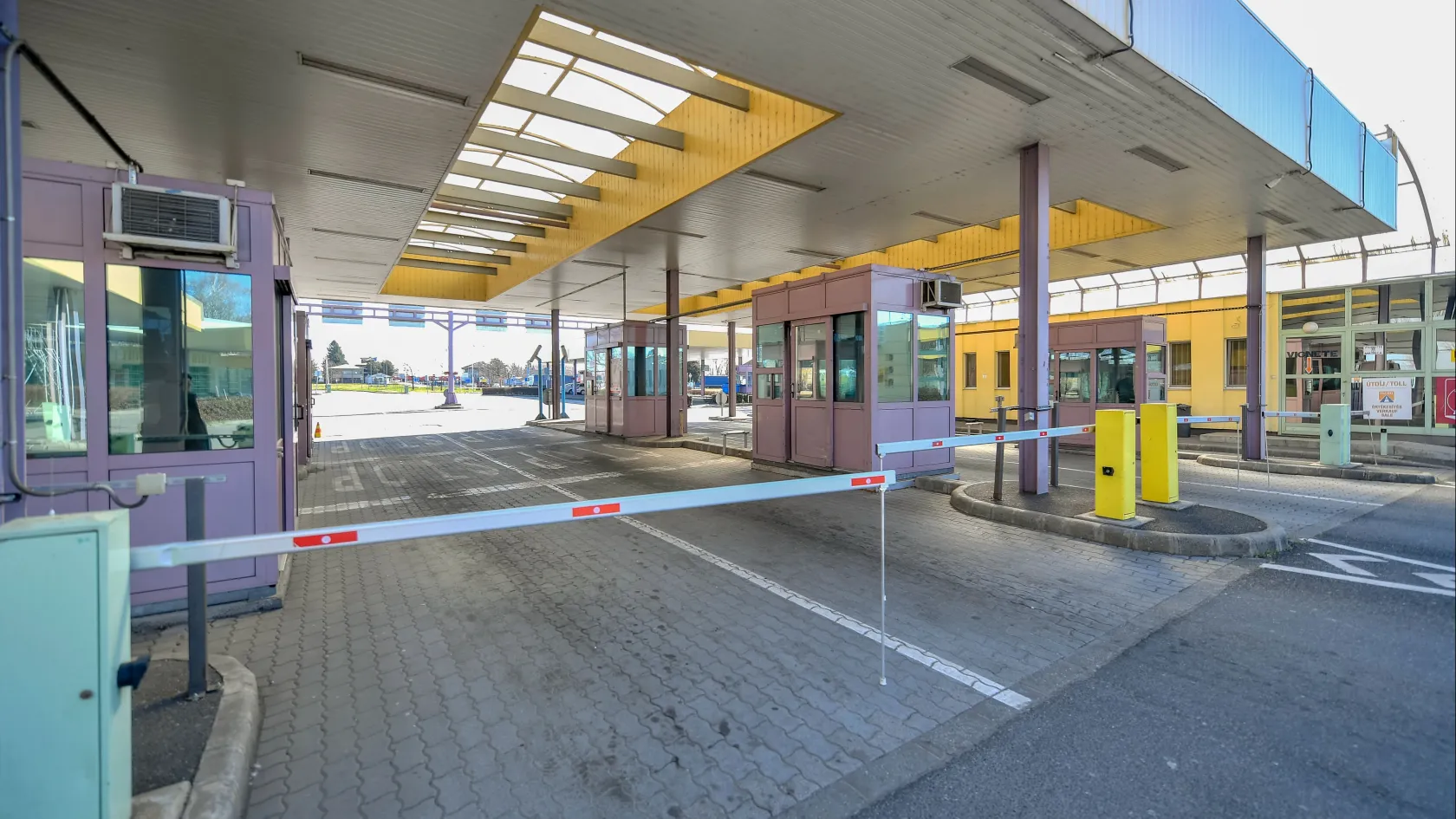 Rendőrségi akció zajlik az ártándi határátkelőn, a TEK-esek is ott vannak