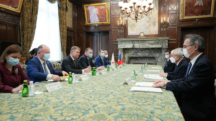 Klaus Iohannis a japán képviselőház elnökével való találkozón – Fotó: Presidency.ro