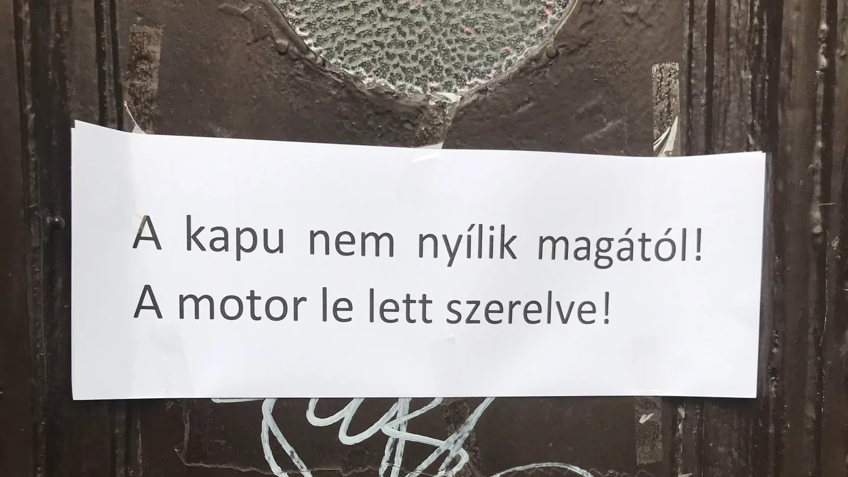 Gyászol a Telex, Budapest egyik utolsó kapunyitó masinájától búcsúzunk