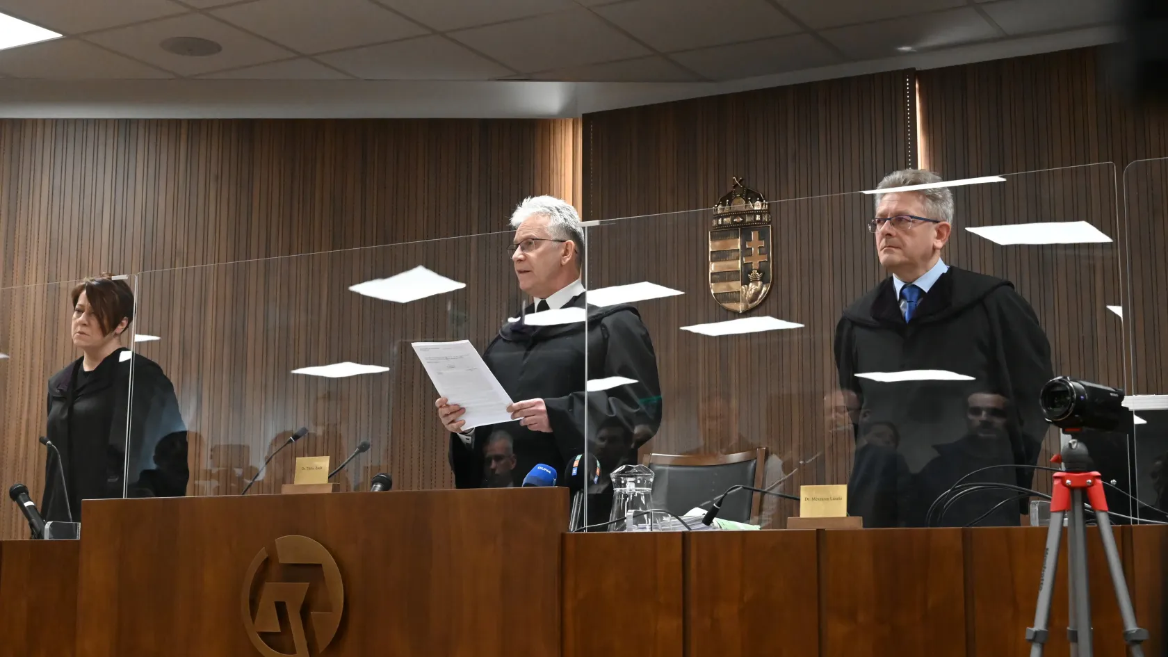 Másodfokon 6 év fegyházra mérsékelték Budaházy ítéletét