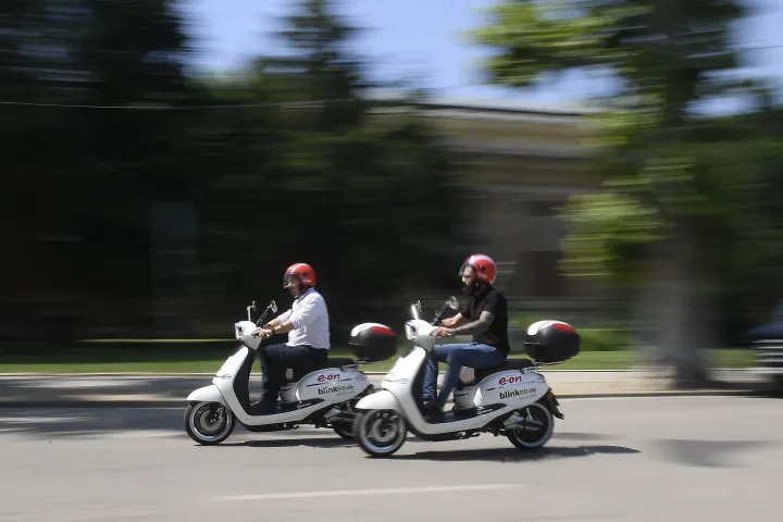 A Budapesten bérelhető elektromos robogók is kínai gyártmányúak – Fotó: Kovács Tamás / MTI
