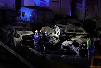 Büntetőeljárásban vizsgálja a rendőrség a halálos M1-es tömegbaleset okát