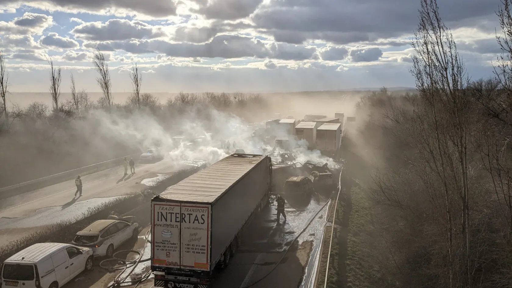 M1-tömegbaleset: Több sérültet hazaengedtek a kórházból