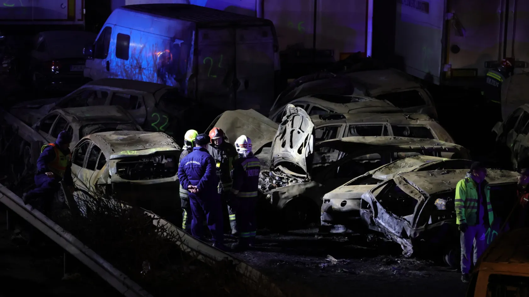 A tömegbaleset előtt órákkal volt egy másik karambol szinte ugyanott, arra járók szerint látszott, hogy baj lesz
