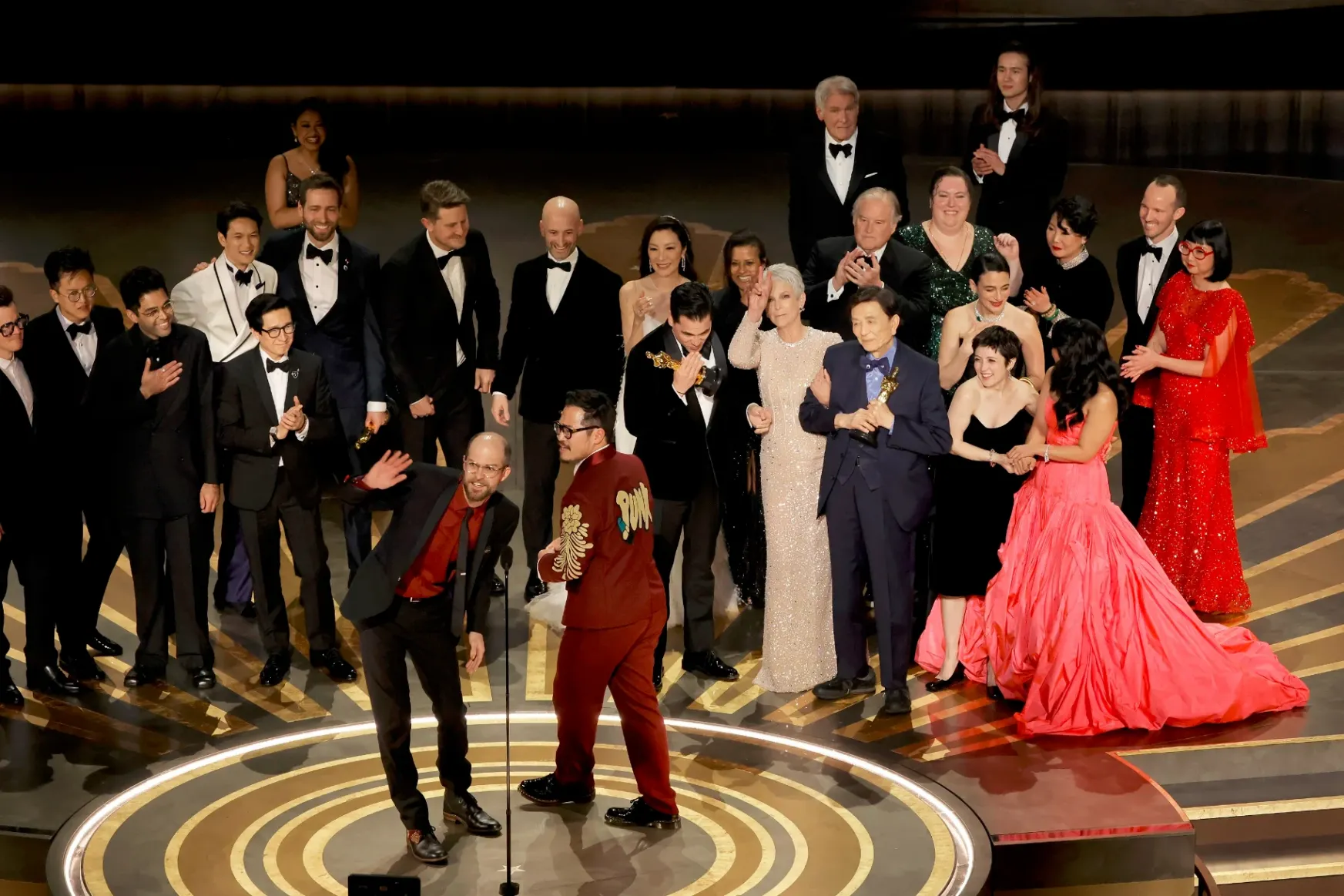 Oscar: a Minden, mindenhol, mindenkor lett a legjobb film, Michelle Yeoh a legjobb színésznő, Brendan Fraser a legjobb színész