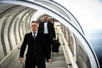 Szijjártó: Tovább növeljük a francia szerepvállalást a Paks II.-ben, hogy a németek ne tudják blokkolni