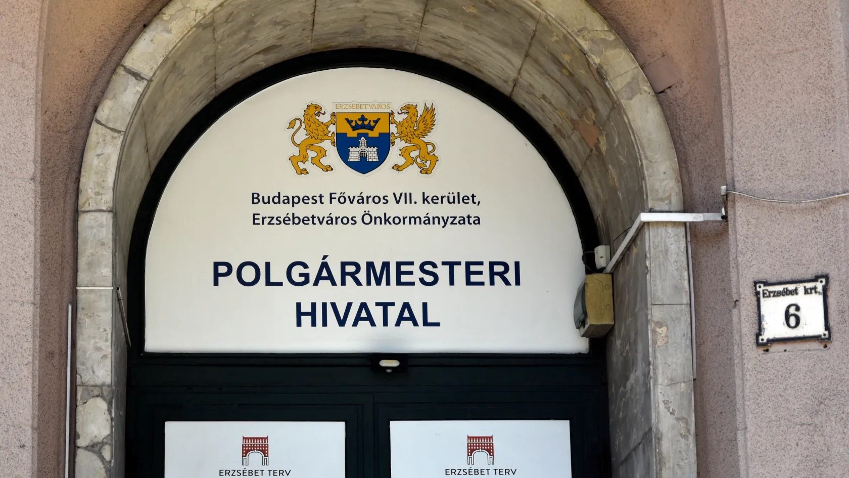 Négyszer annyi támogatást kaphatnak a háziorvosok Erzsébetvárosban, mint korábban