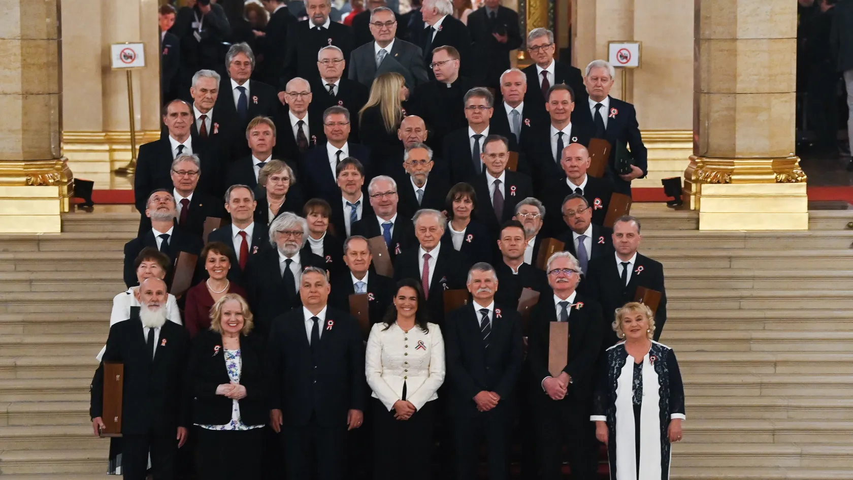 A Magyar Érdemrend középkeresztjével tüntették ki Schmidt Máriát és Parragh Lászlót
