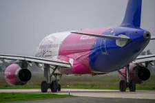 Összeakadt két Wizz Air-gép egy romániai repülőtéren