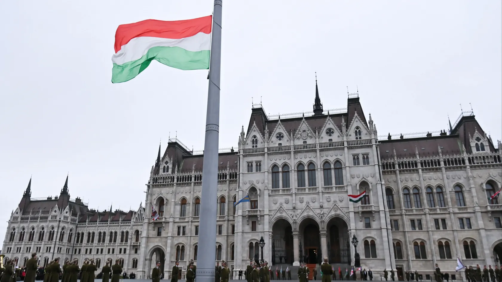 Simicskó: Rá akarnak szorítani bennünket, hogy lépjünk háborúba