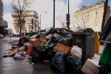 6600 tonna szemét halmozódott fel Párizs utcáin