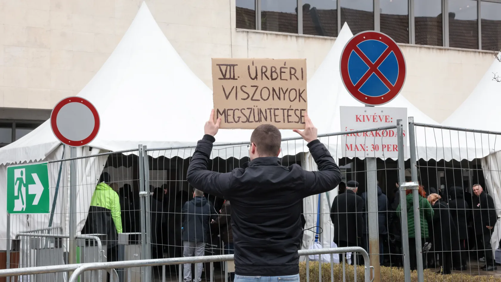 Nem engedik be az újságírókat Orbán Viktor beszédére Kiskőrösön