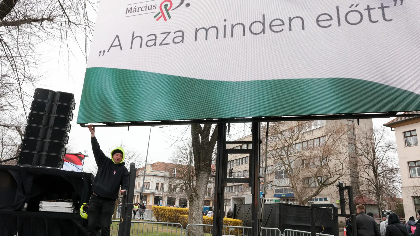 Kordonok mögött tart beszédet Orbán Vikor Kiskőrösön