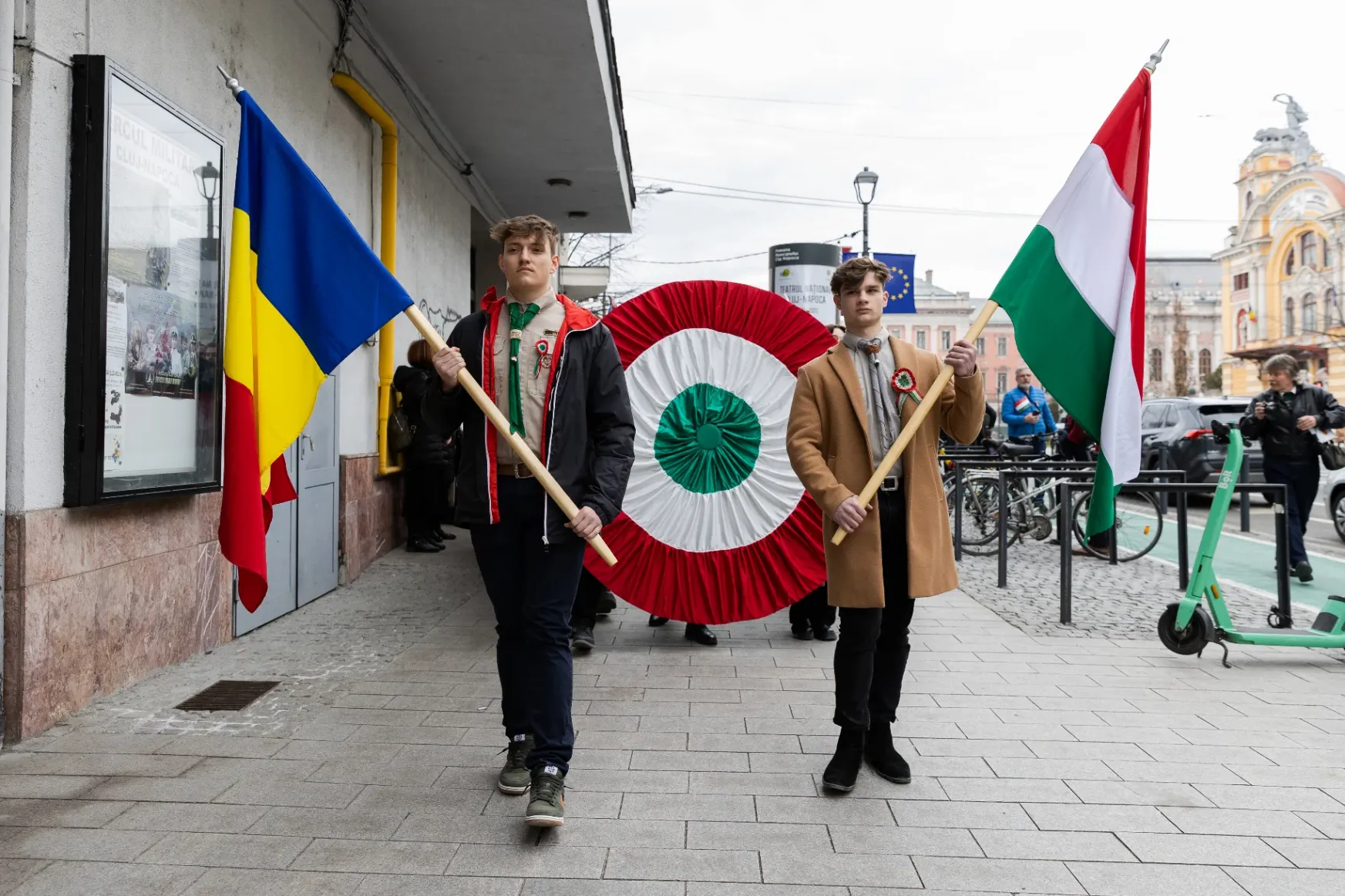 Varga Mihály és az óriáskokárda voltak a kolozsvári március 15-i ünnepség sztárjai