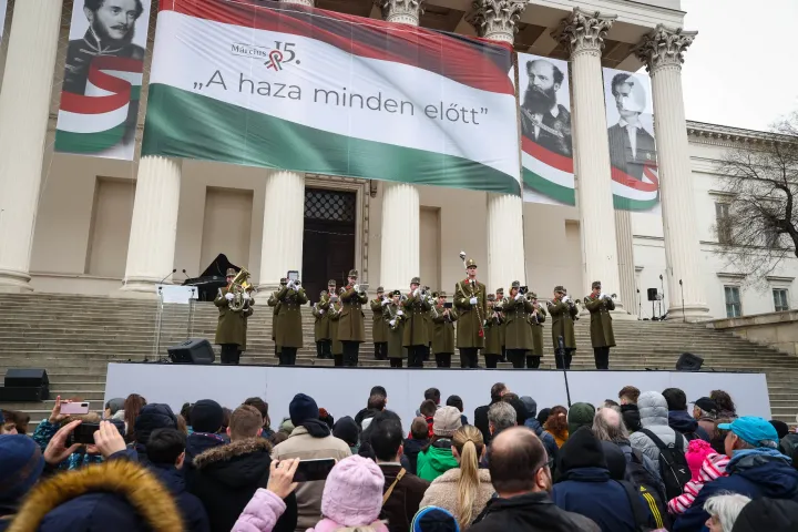 The central celebration in front of the National Museum in Budapest – Photo: István Huszti / Telex