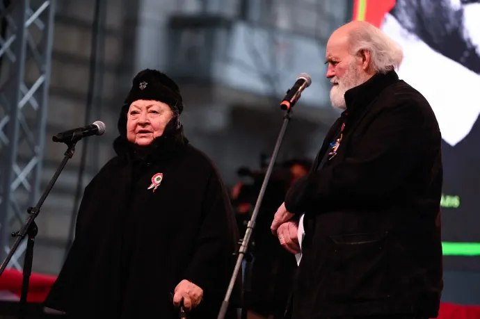 Molnár Piroska és Iványi Gábor a színpadon – Fotó: Bődey János / Telex