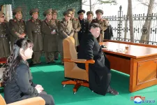 Kim Dzsongun semmit sem bíz a véletlenre. És a lánya sem. Egy rakétakísérletet pláne nem