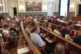 Elutasították a Győrbe tervezett akkumulátorgyárról szóló népszavazási kérdéseket