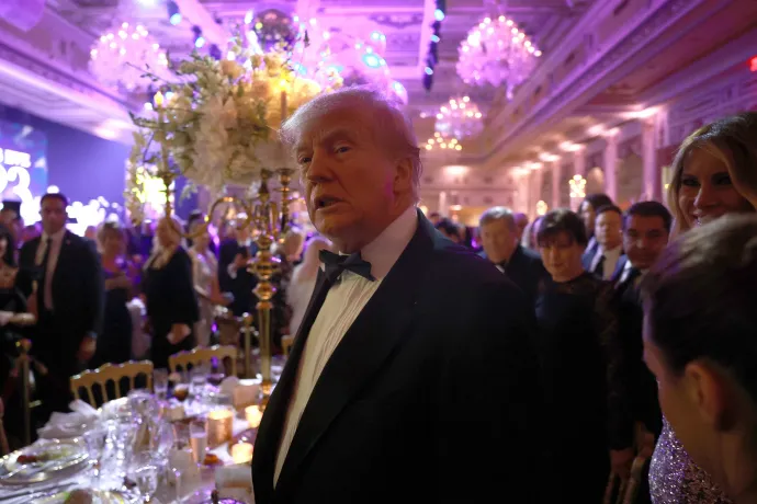 300 ezer dollár értékben kapott Trump elnökként ajándékokat, amelyekről elfelejtett beszámolni
