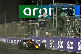 F1: Pérez pole-ból nyert, kettős Red Bull-siker a Szaúdi Nagydíjon is
