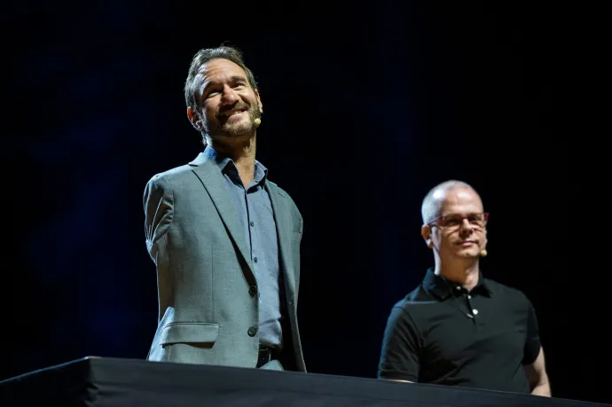 Meg kellett vágni Vujicic előadását, mert a kamerák mutatták az iskolásokat, amikor az öngyilkosságról kérdezte őket