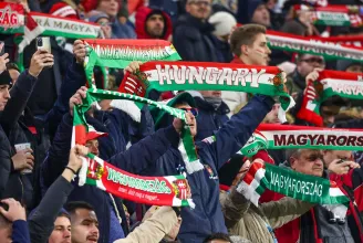 Felháborította a román felet, hogy engedélyezik a nagy-magyarországos zászlók bevitelét a stadionokba