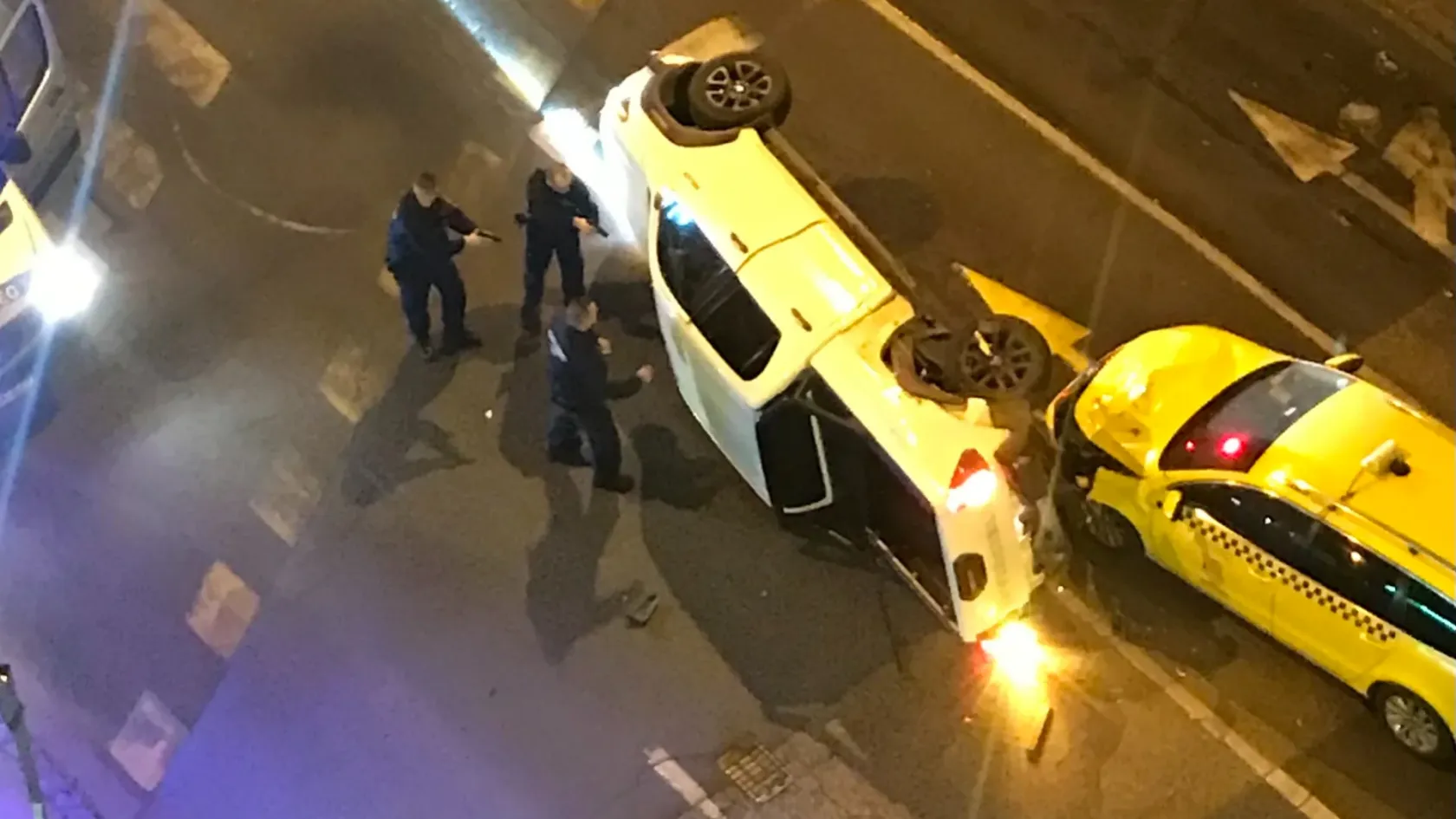 Autósüldözés után borult fel egy autó az I. kerületben kedd éjszaka