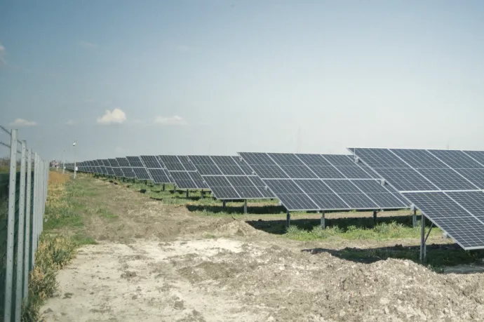 25 ezer háztartás éves áramfelhasználását fedezheti a Szeged melletti két új napelemerőmű