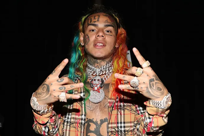 Összeverték Tekashi 6ix9ine-t egy floridai szaunában