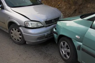 Közzétették a tervezetet: hat hónapig a tavaly márciusi szinten maximálnák az RCA-díjakat
