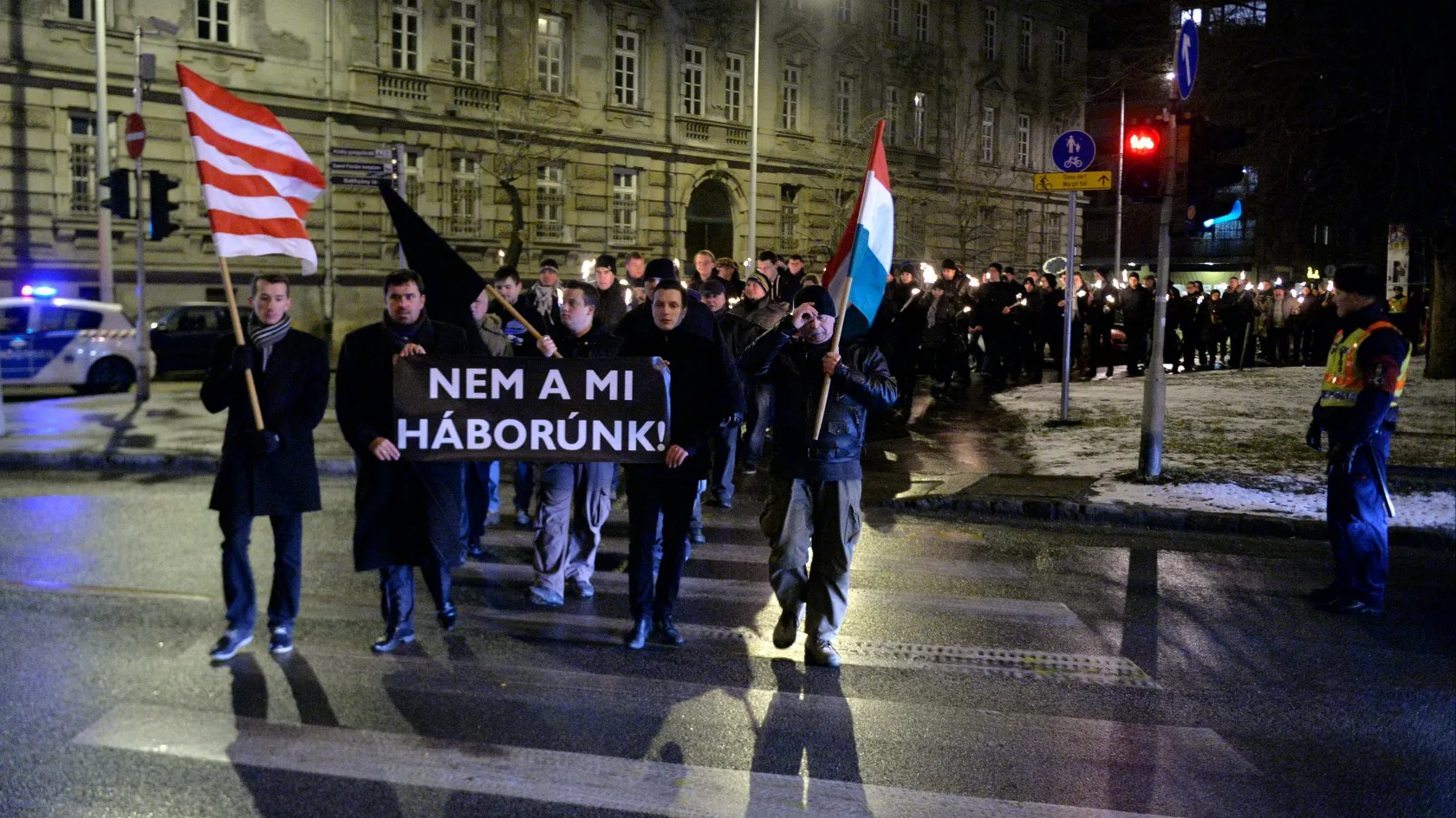 Oroszok, szankciók, háború: mintha a Jobbik 2014-es kommunikációs kisfüzetéből dolgozna a kormány