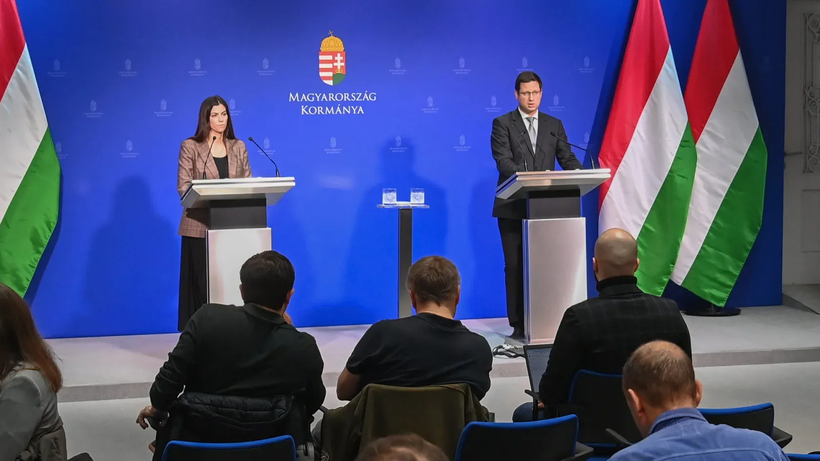 Gulyás Gergelyt kérdezzük a kormányinfón