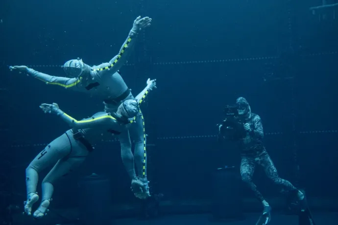 Az Avatar 2. egyik víz alatti jelenetének forgatása – Fotó: 20th Century Studios