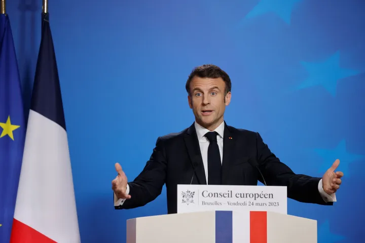 Emmanuel Macron a 2023. március 24-i sajtótájékoztatón – Fotó: Johanna Geron / Reuters