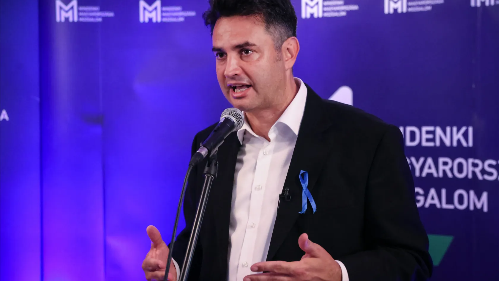 Márki Zay-Péter és a DK egymásnak feszült azon, hogy Gyurcsány Ferenc és Jakab Péter dohányzik-e