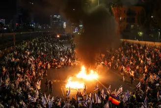 Megáll az élet Izraelben a tömegtüntetések és az általános sztrájk miatt
