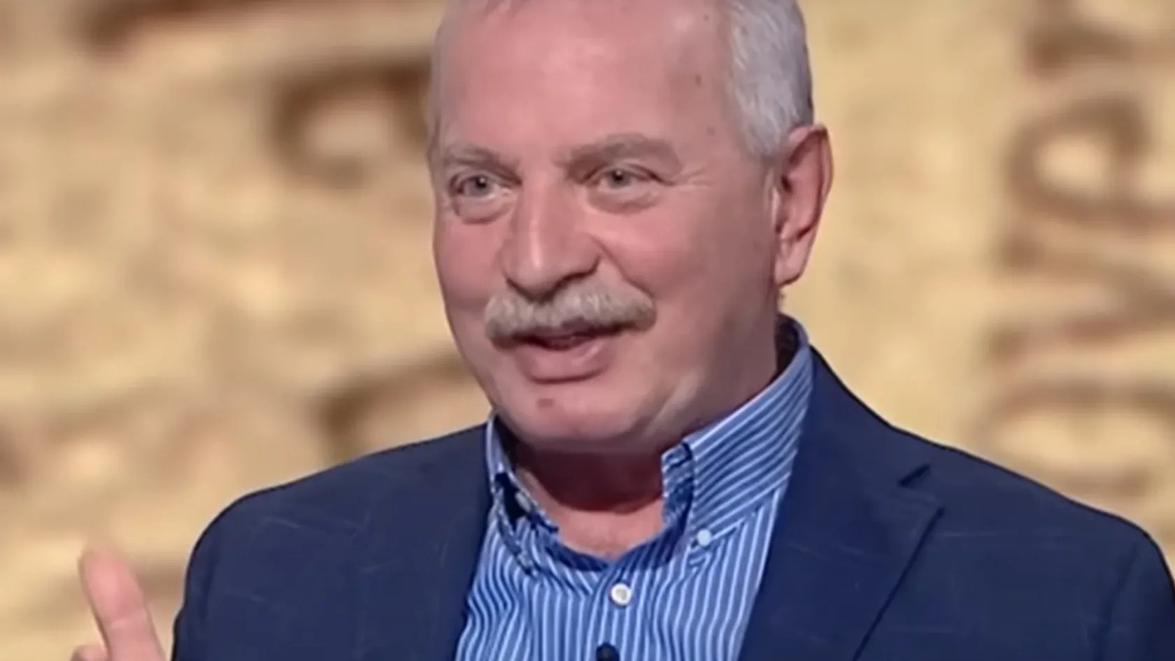 Bencsik András jó hírként tálalta a HírTv-ben, hogy Ugandában kivégzik a melegeket, ha összeházasodnak