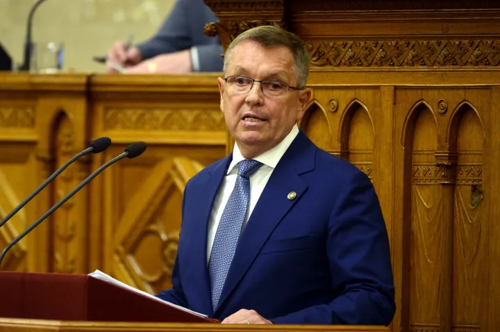 Matolcsy György, az MNB elnöke felszólal az Országgyűlés plenáris ülésén 2023. március 8-án -Fotó: Kovács Attila / MTI