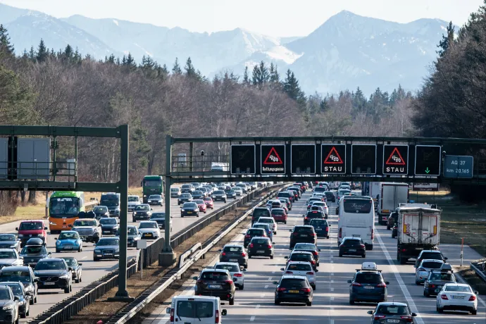 Több hónapos huzavona után megszületett a döntés: az EU 2035-től kivezeti a belsőégésű motorokat
