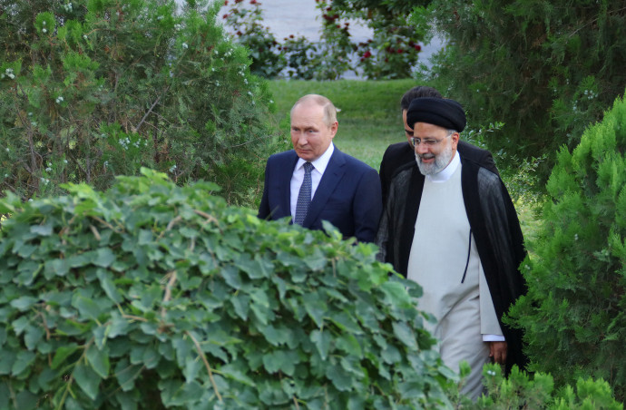 Drónok, vadászgépek, kiberfegyverek – egyre szorosabb az orosz-iráni katonai együttműködés