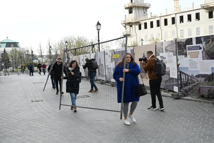 Lebontották a Karmelita kordonjait a momentumosok