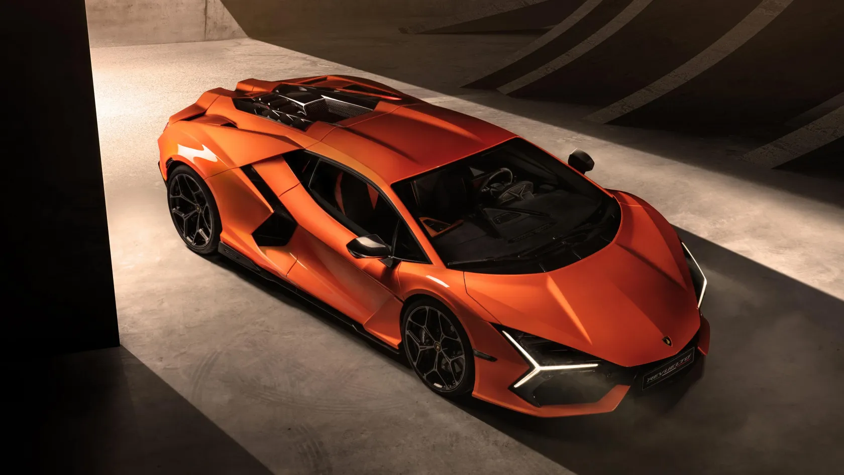 Négy motorral és ezer lóerővel gúnyolja a környezetvédelmet az új Lamborghini