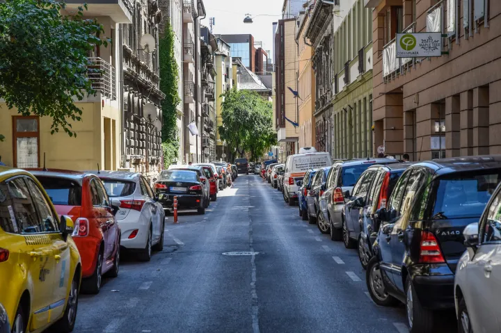 Eltűnt 1400 autó Józsefváros utcáiról, de nem tudják, hova