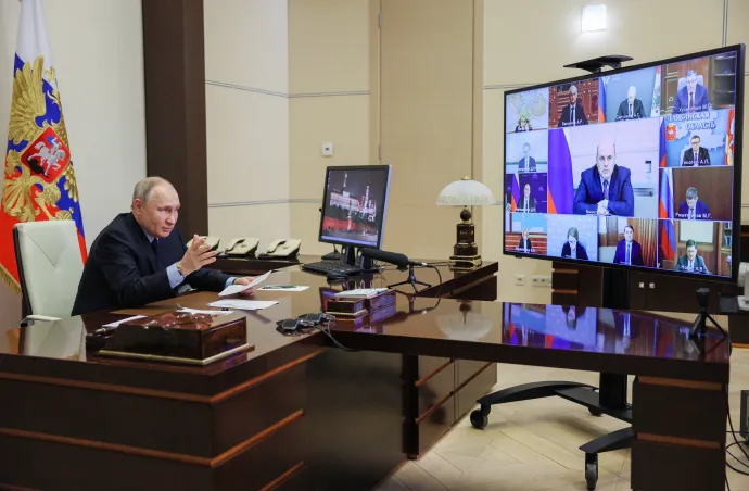 Putyin eligazít – Fotó: Gavriil Grigorov / Sputnik via Reuters