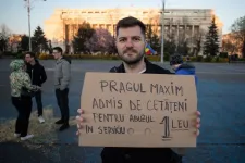 Pár százan tüntettek Bukarestben a hivatali visszaélést tárgyaló Btk-módosítás tervezete ellen