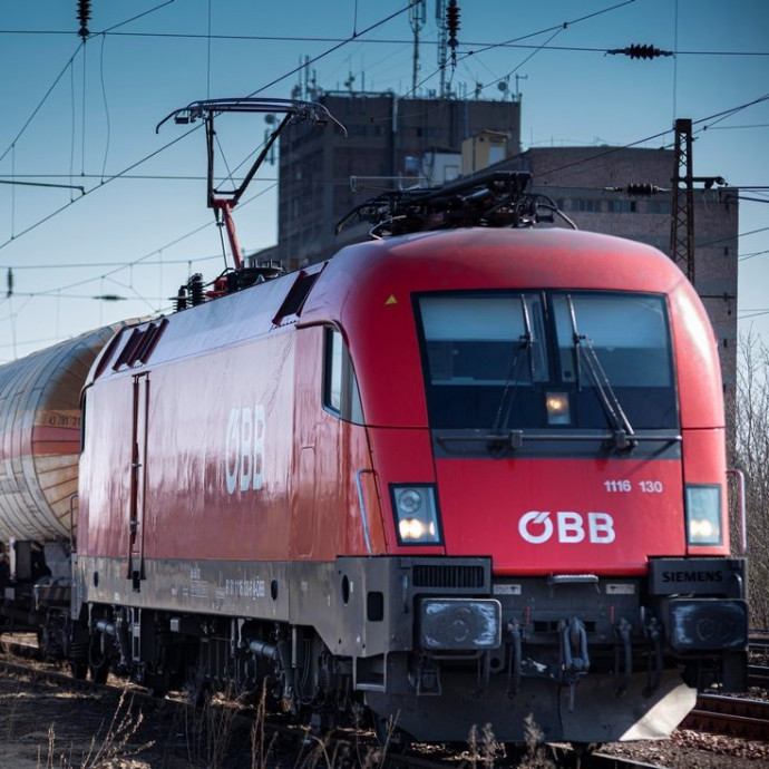 Fa, ócskavas, veszélyes áru – több tízezer kamiont vált ki a vasút