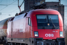 Fa, ócskavas, veszélyes áru – több tízezer kamiont vált ki a vasút