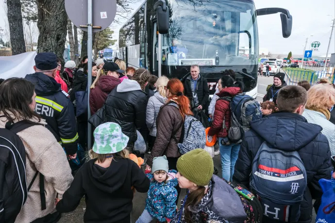 Hozzávetőleg 2 millió eurós kárt okoztak azok a személyek, akik illetéktelenül vették fel az ukrán menekültek ellátására szánt támogatásokat
