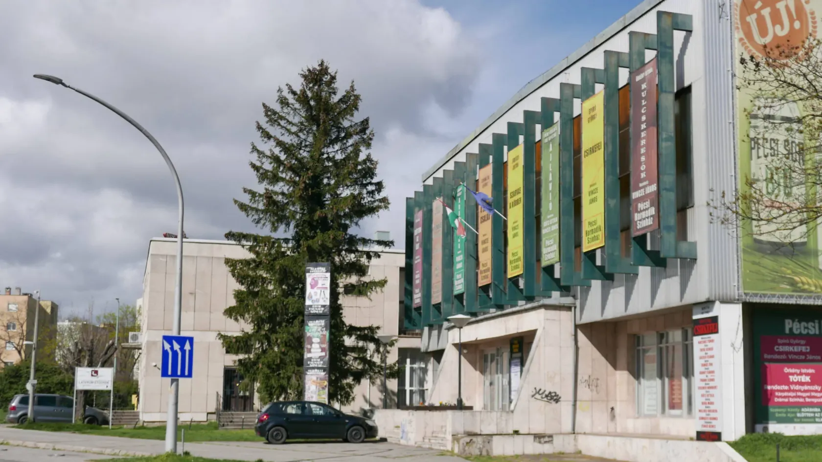 Komoly összefogás mentette meg a Pécsi Harmadik Színház évadját, de a jövője bizonytalan